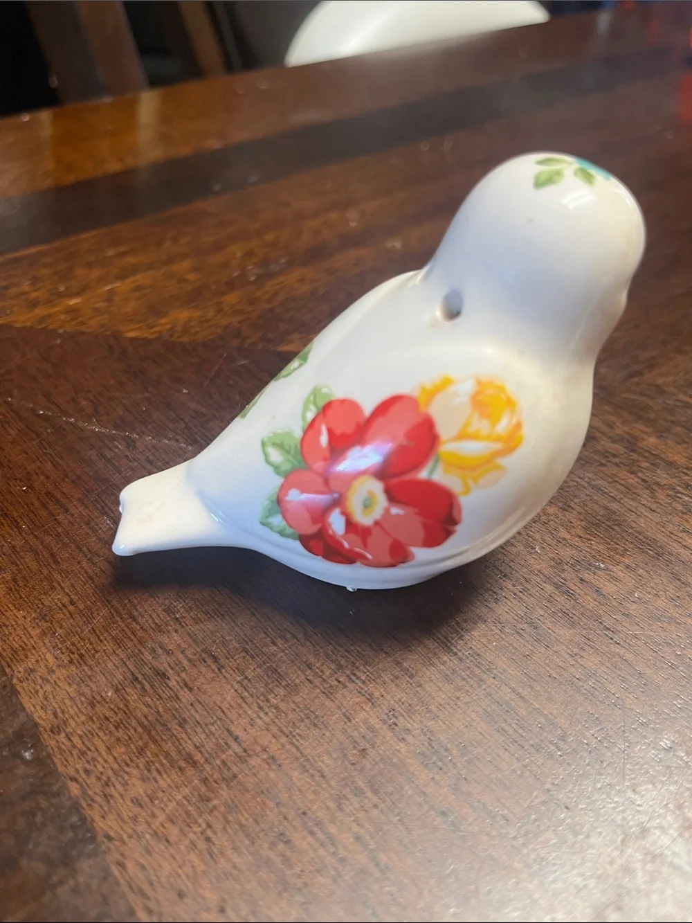 Pioneer woman  White Ceramic Floral Bird Figurines Salt & Pepper Shaker Set of 2